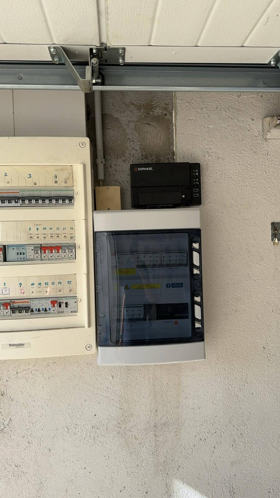 Nos Réalisations - Chantier électricité générale - solaire & lumière - 1 Nos Réalisations - Chantier électricité générale - solaire & lumière - 1