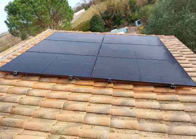 Les services d'électricité générale sont également proposés par Solaire et Lumière en complément de l'installation de panneaux solaires. Ainsi, en choisissant nos services, vous bénéficiez d'une expertise complète en matière d'électricité, assurant un fonctionnement optimal et sécurisé de vos installations.